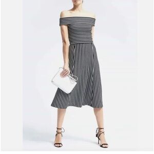 BANANA REPUBLIC | Striped Off-Shoulder Midi Dress Size 8.